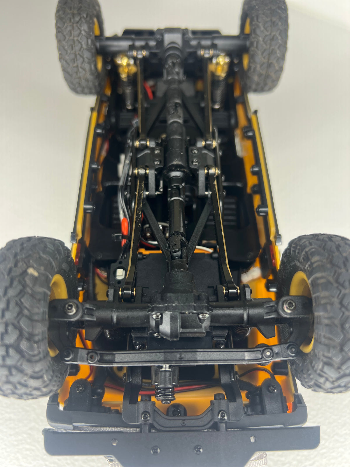 Pre-Owned: FMS 1:24 Land Rover Discovery 4WD RC SUV (2-speed)
