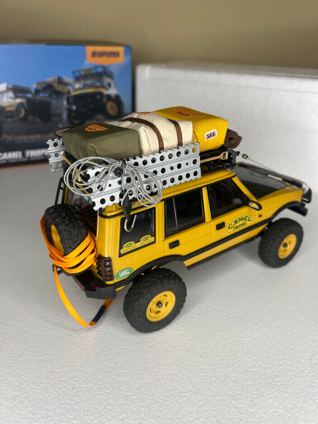 Pre-Owned: FMS 1:24 Land Rover Discovery 4WD RC SUV (2-speed)