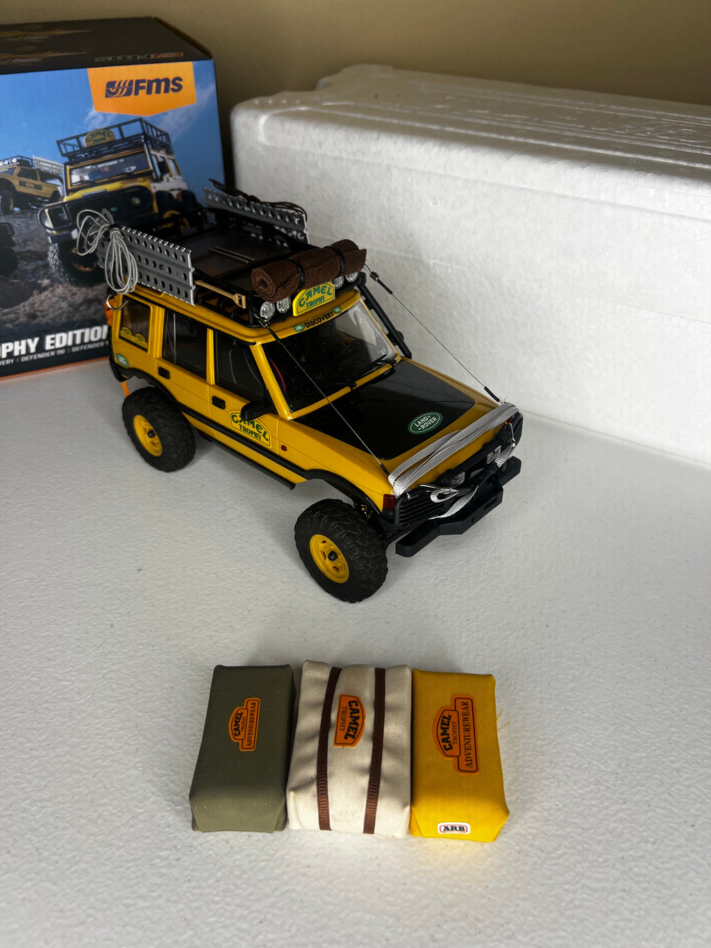 Pre-Owned: FMS 1:24 Land Rover Discovery 4WD RC SUV (2-speed)