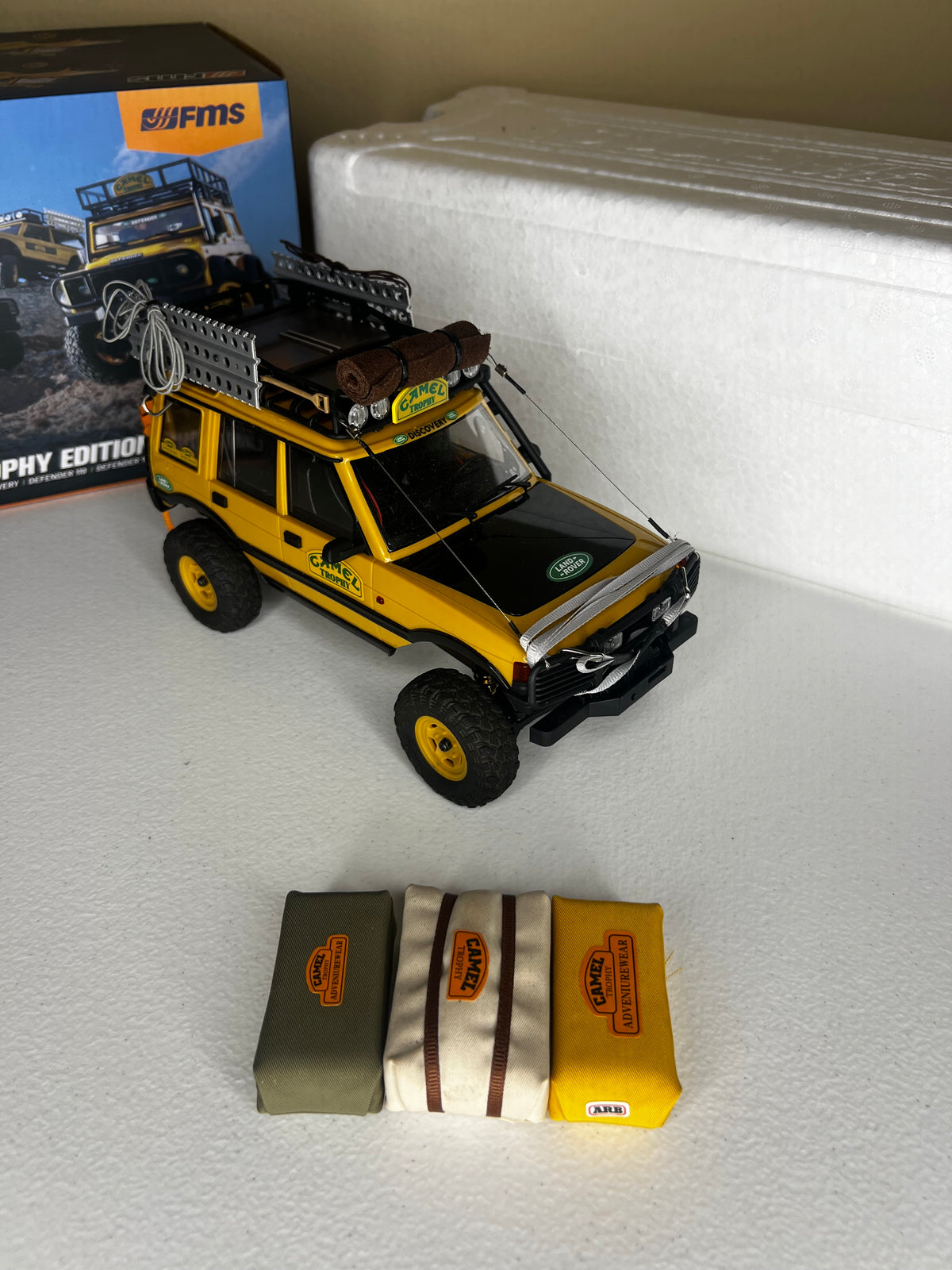 Pre-Owned: FMS 1:24 Land Rover Discovery 4WD RC SUV (2-speed)