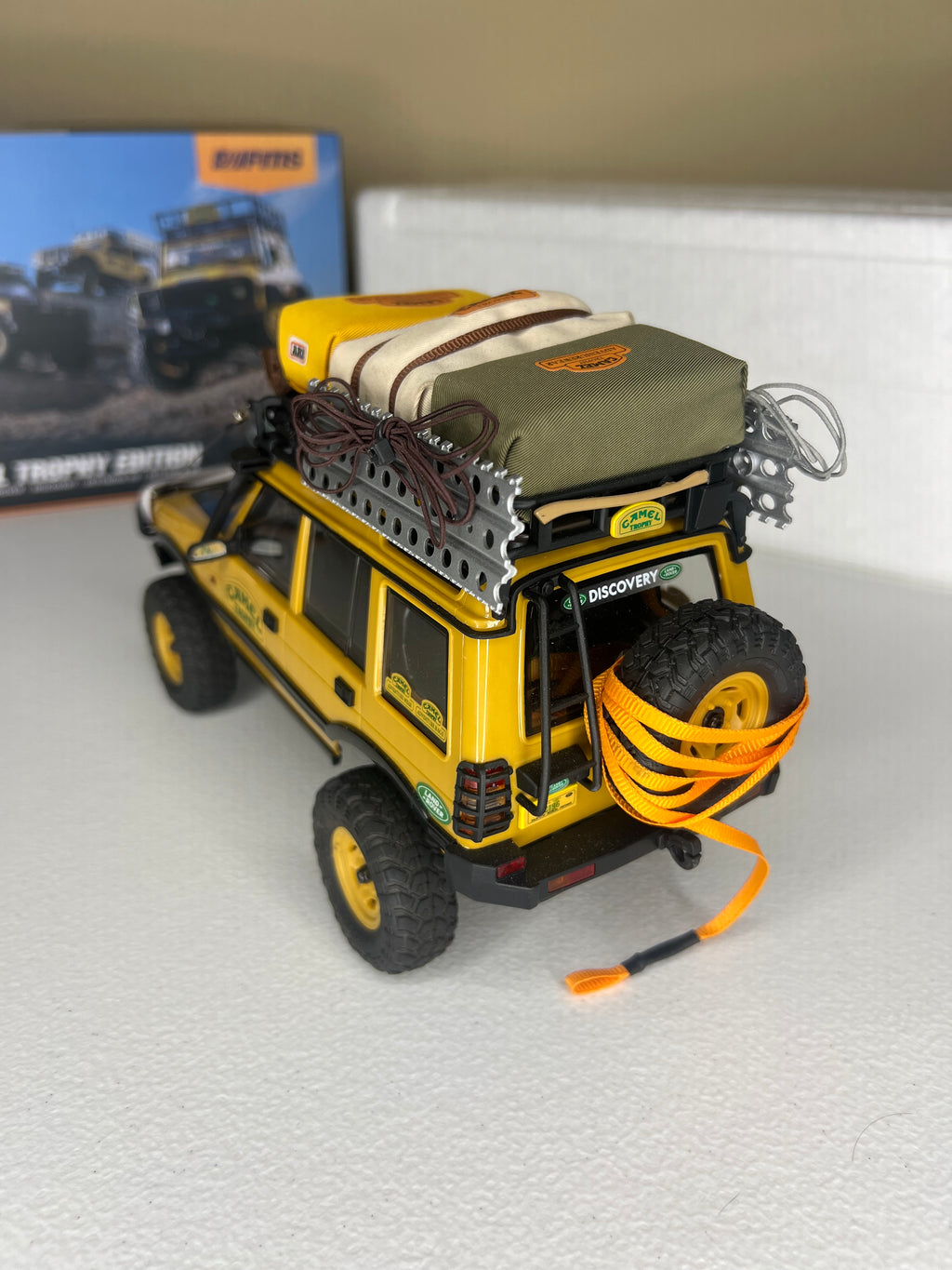 Pre-Owned: FMS 1:24 Land Rover Discovery 4WD RC SUV (2-speed)