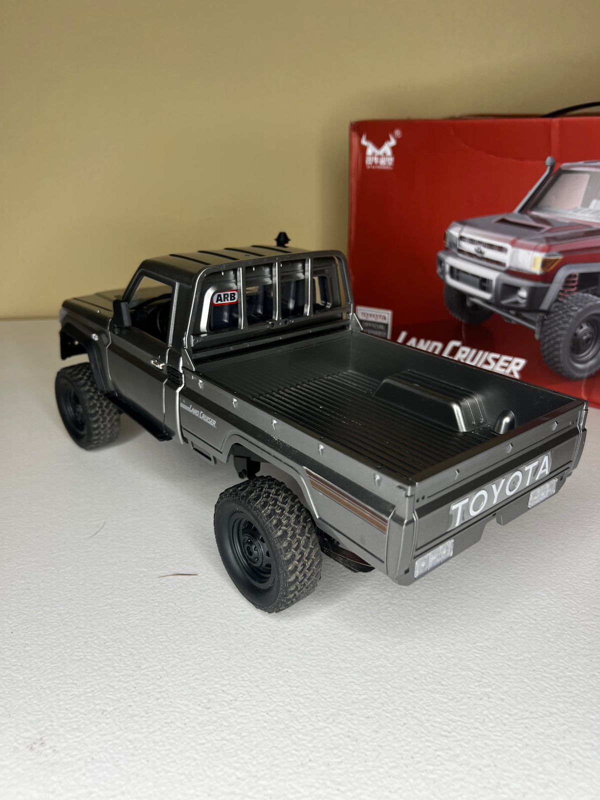 Pre-Owned: MNRC MN82 Pro 1:12 Toyota Land Cruiser LC79 4WD RC Pickup Truck (Silver)
